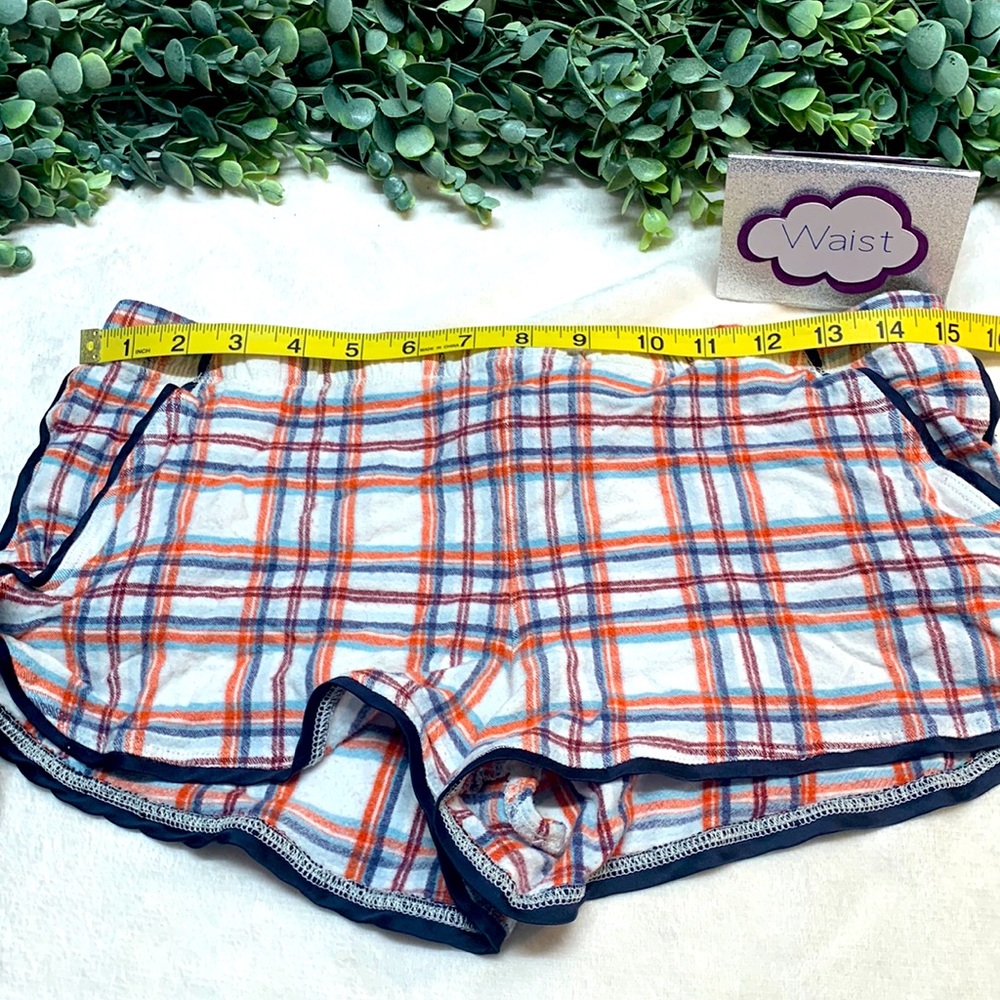 Abercrombie flannel shorts size M